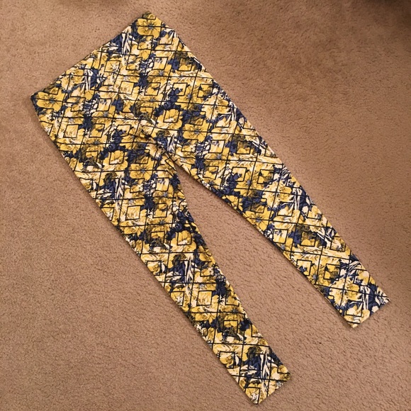 LuLaRoe Blue Yellow Floral TC Leggings - Picture 3 of 8